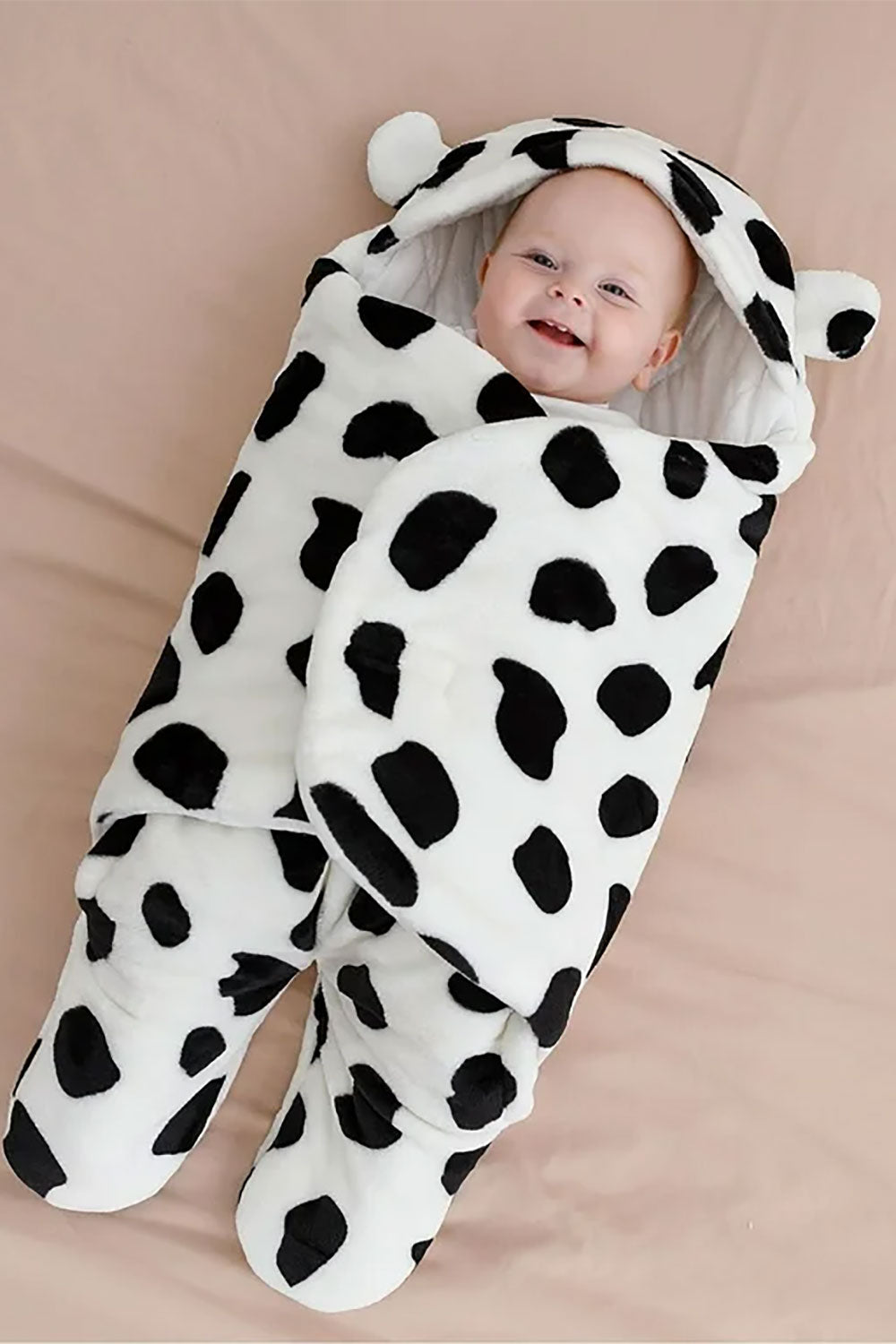 Winter Swaddling Moo White